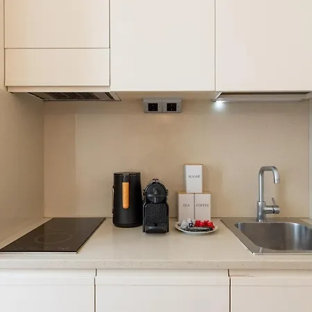 Elegant Parisian - Steps To Opera, Lafayette & Dining