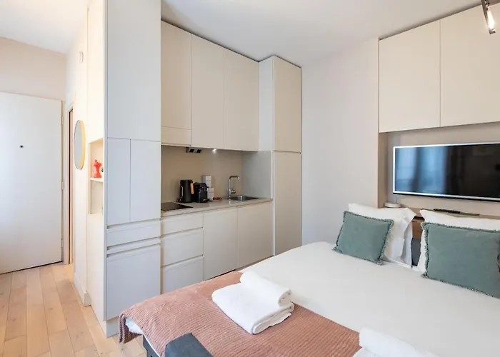 Elegant Parisian - Steps To Opera, Lafayette & Dining 파리