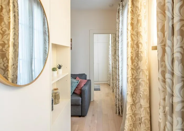 아파트 Elegant Parisian - Steps To Opera, Lafayette & Dining 파리